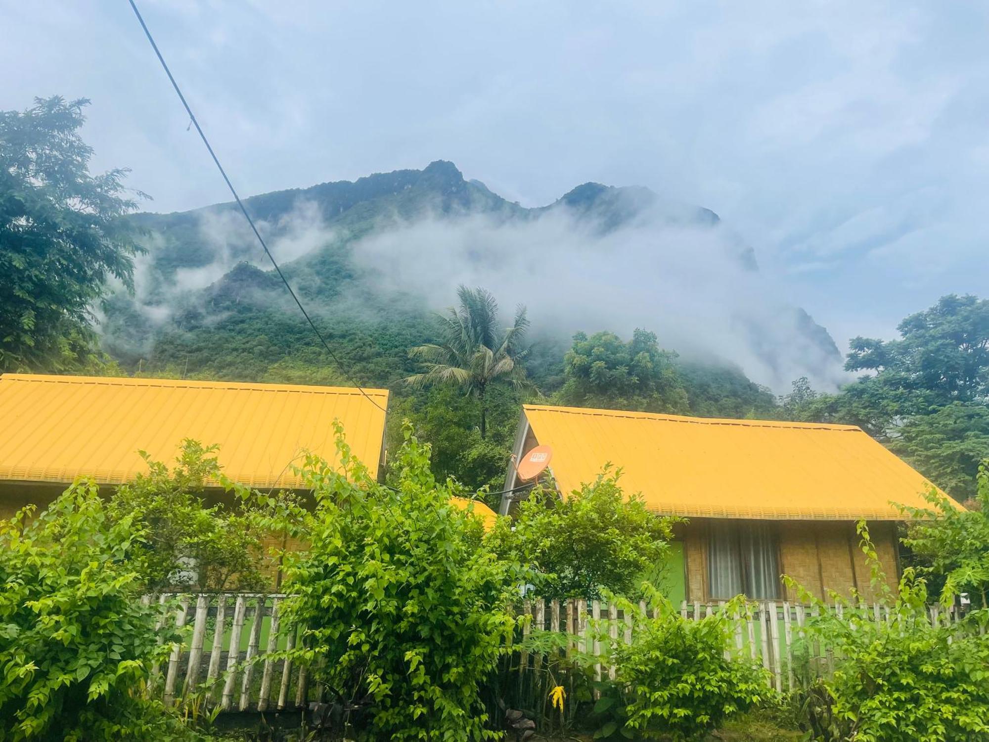 Nong Khiaw Ing Ing Mountain View Panzió Kültér fotó