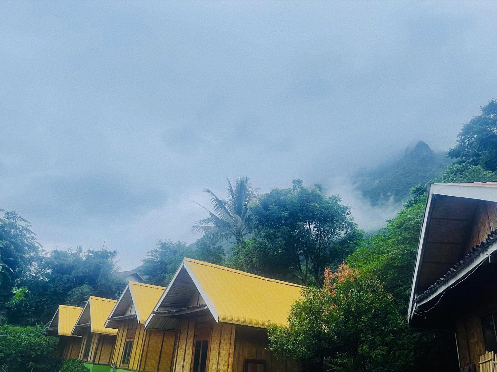 Nong Khiaw Ing Ing Mountain View Panzió Kültér fotó
