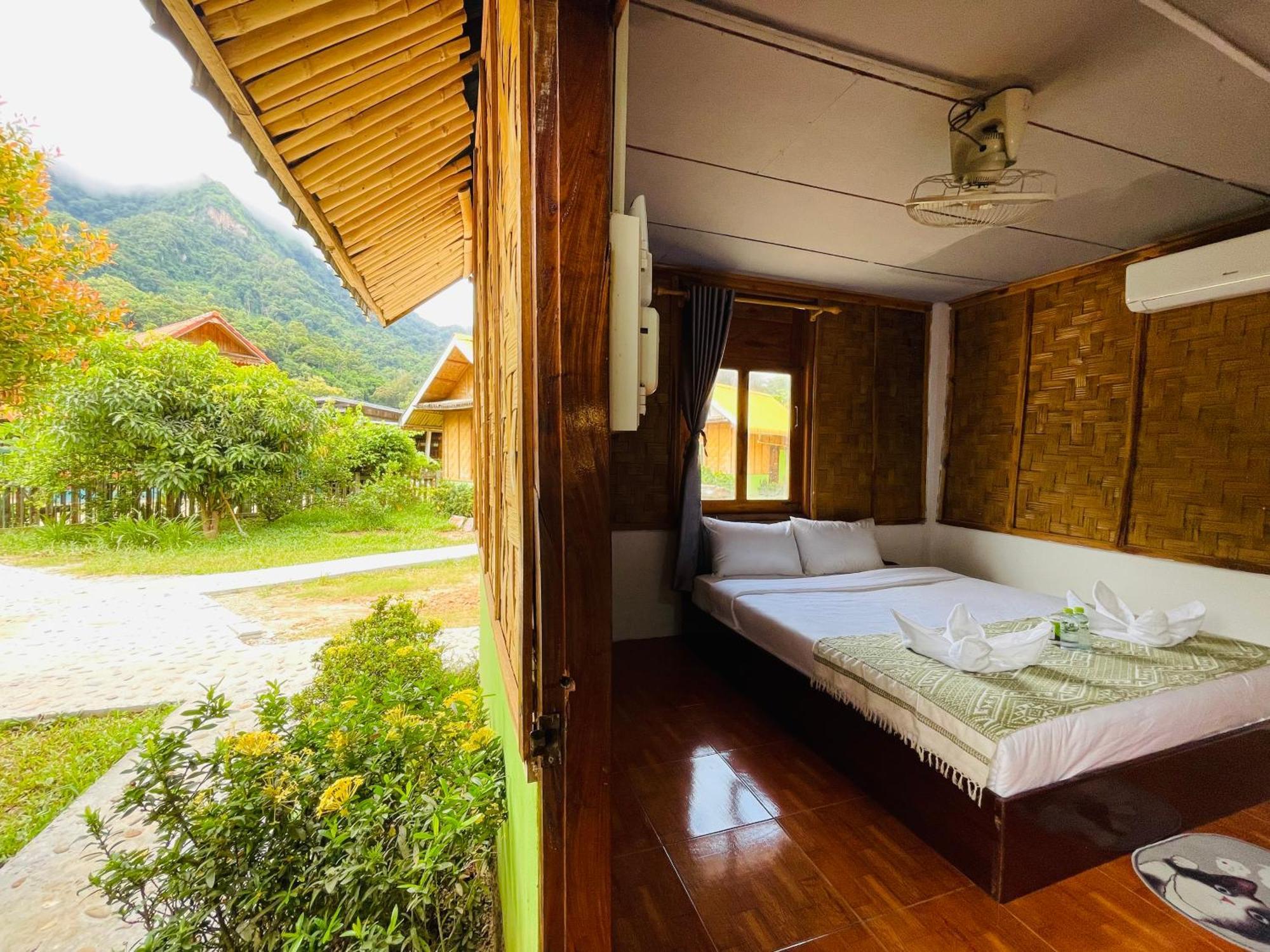 Nong Khiaw Ing Ing Mountain View Panzió Kültér fotó