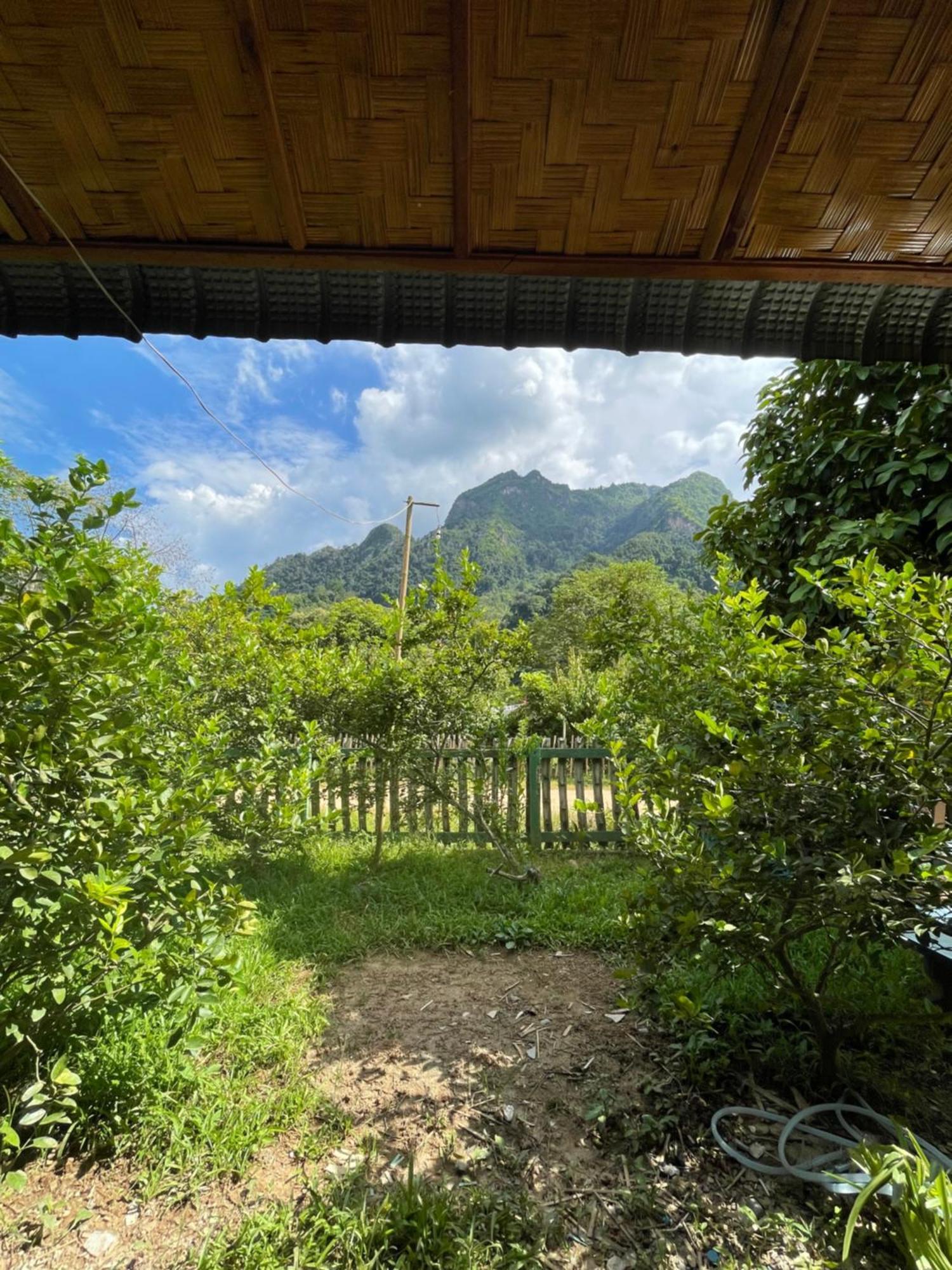 Nong Khiaw Ing Ing Mountain View Panzió Kültér fotó