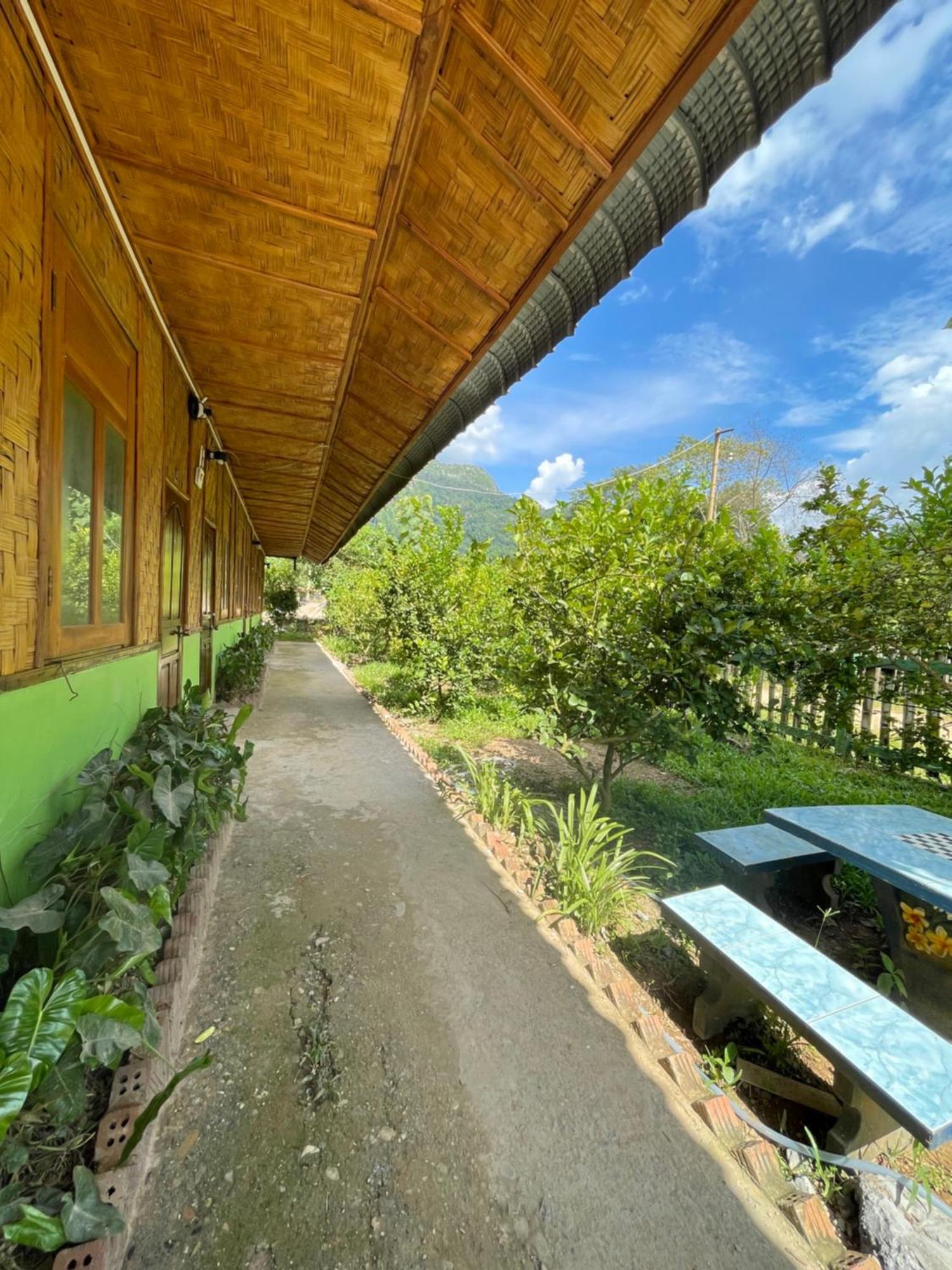Nong Khiaw Ing Ing Mountain View Panzió Kültér fotó