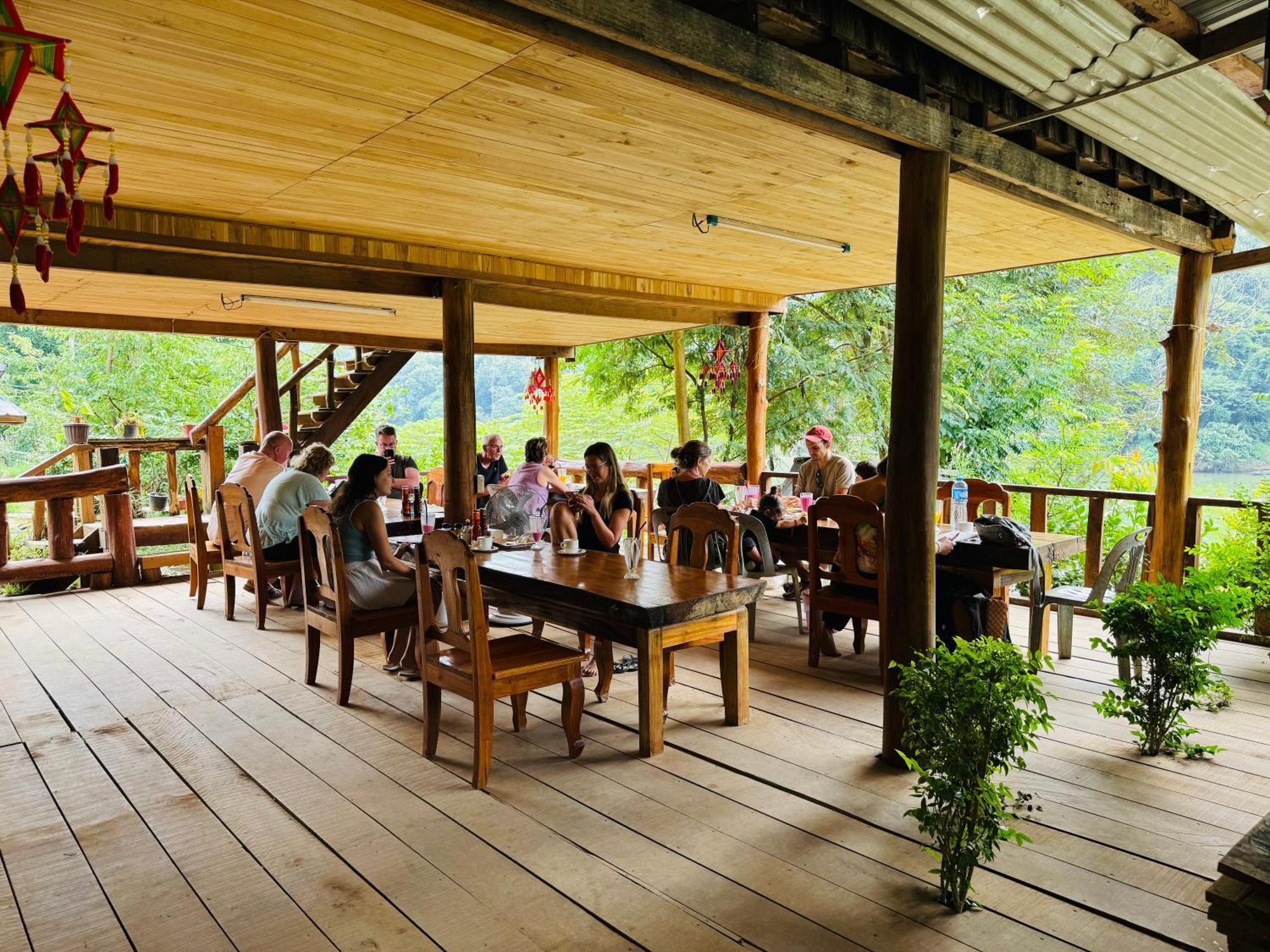Nong Khiaw Ing Ing Mountain View Panzió Kültér fotó